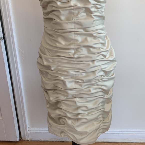 CACHET  Excellent Condition Dress - Picture 4 of 9